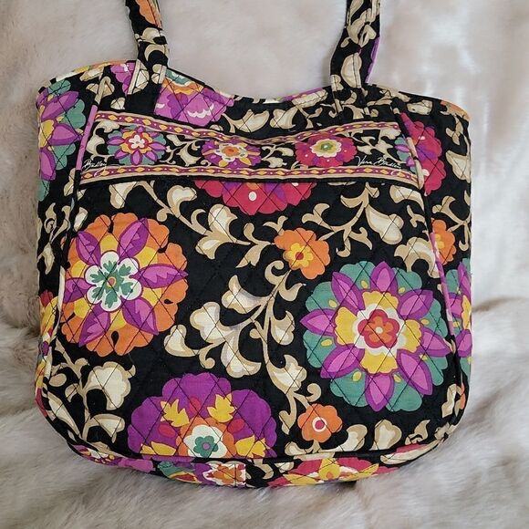 ** HOST PICK** VERA BRADLEY SUZANI HOLIDAY BLACK FLORAL TOTE BAG (RETIRED) - Picture 2 of 12